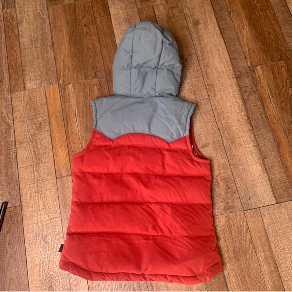 Patagonia Women’s Bivy Hooded Down Vest - Picture 3 of 10